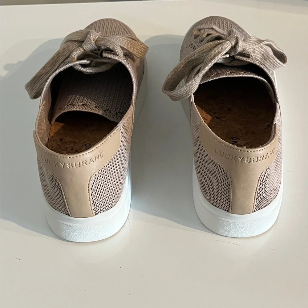 Lucky Brand Women Taupe Knit Lace-Up Sneakers Combine with‎ style and comfort